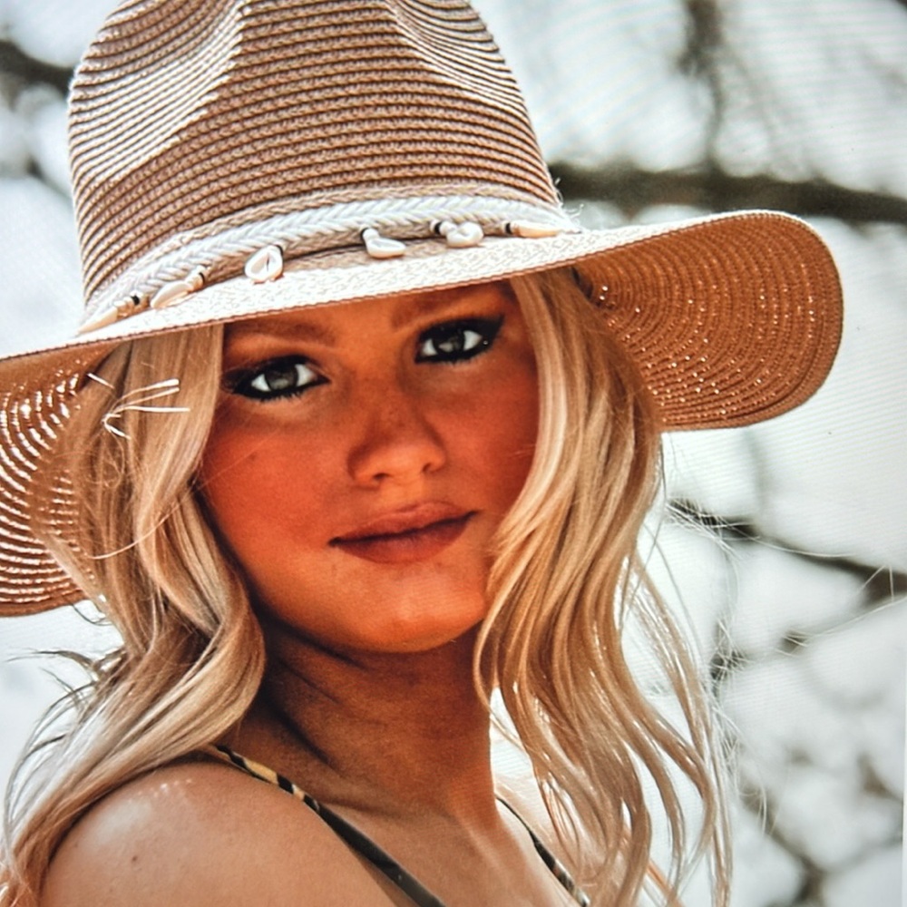 LAST ONE 🔥 stunning!
Cowrie Shell Panama Hat - Picture 3 of 5